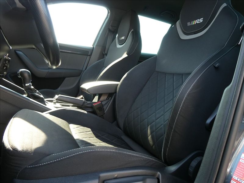 Škoda Octavia 2,0 TDi 135kW RS DSG, serviska - fotka 32 z 49