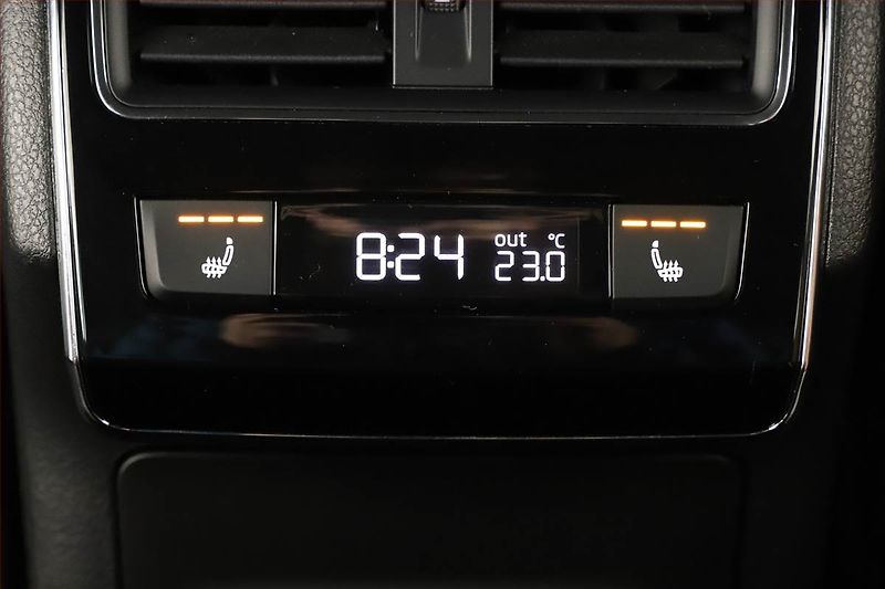 Škoda Superb (2021) Laurin&Klement 2.0 TDI - fotka 19 z 24