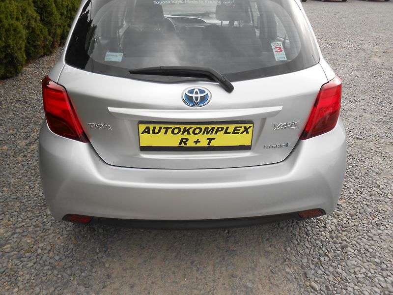 Toyota Yaris 1.5VVTiHybrid,NAVI,KAMERA,AUT - fotka 18 z 39