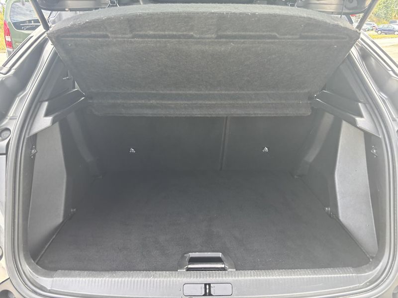 Peugeot 2008 (2021) GT PureTech 130k MAN6 - fotka 9 z 20