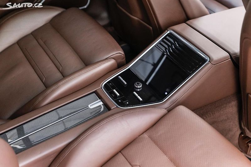 Porsche Panamera 4S Diesel*Záruka*plná výbava - fotka 16 z 50