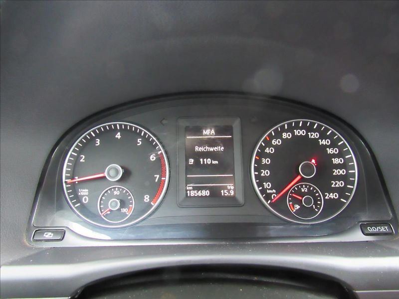 Volkswagen Touran 1,2 TSI 77kW 7 míst - fotka 13 z 25