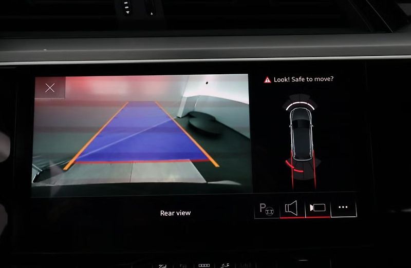 Audi Q8 e-tron 55 Quattro Kam LED Vzduch - fotka 20 z 32