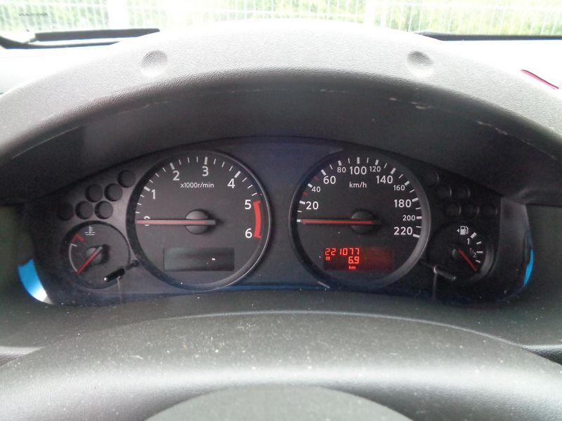 Nissan Navara 2,5 DCI - fotka 10 z 14