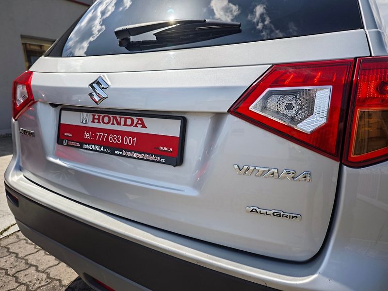 Suzuki Vitara (2016) 1.6 VVT ALLGrip 4x4 Kamera - fotka 38 z 42