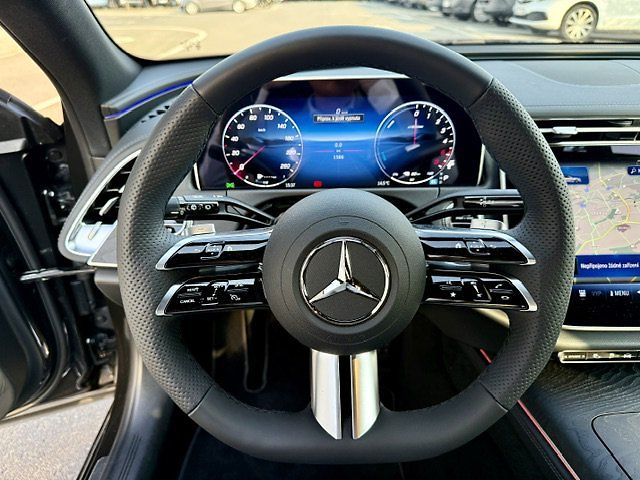 Mercedes-Benz Třídy E (2025) 300 de 4MATIC kombi s EQ - fotka 12 z 46