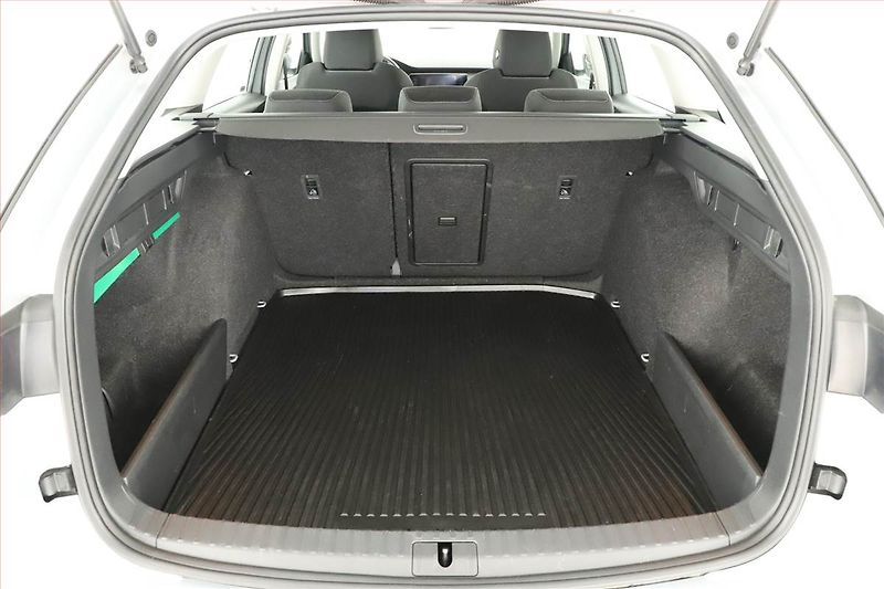 Škoda Octavia (2022) Ambition 2.0 TDI, ČR,1.maj - fotka 11 z 19