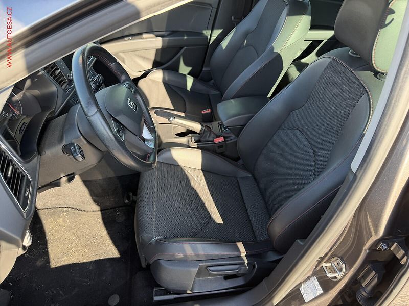 Seat Leon (2014) 2.0 TDi, FR, LED - fotka 9 z 18