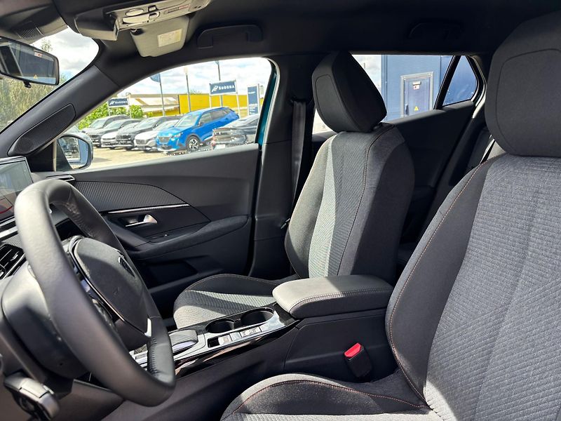 Peugeot 2008 (2026) BUSINESS Elektromotor 115 kW  - fotka 12 z 22