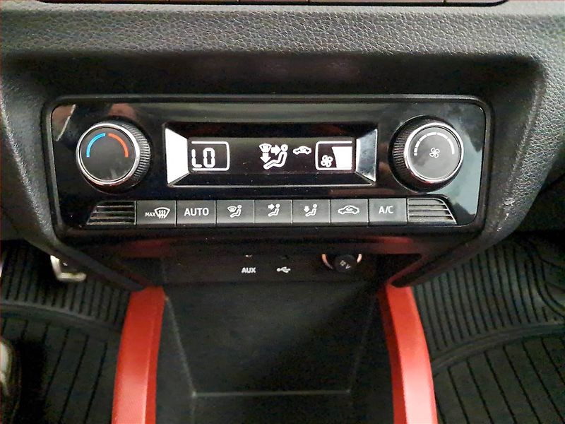 Škoda Fabia (2016) Monte Carlo 1.2 TSI, Tempomat - fotka 13 z 17