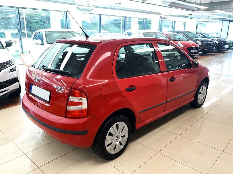 Škoda Fabia 1.2 HTP, ČR - fotka 6 z 21