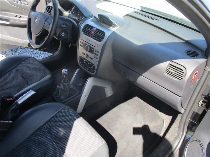 Opel Tigra 1,8 i,klima,serv.kniha, - fotka 16 z 36