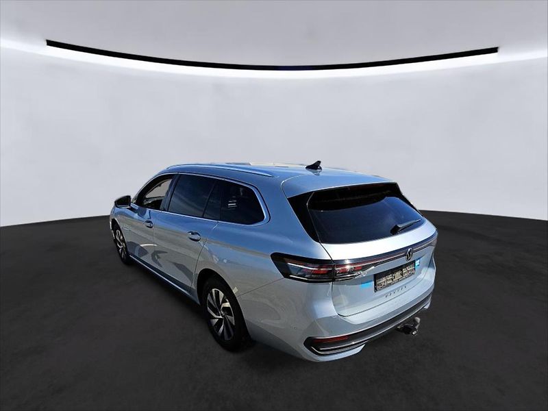 Volkswagen Passat 2,0 TDI IQ-LIGHT KAMERA 360 - fotka 3 z 11