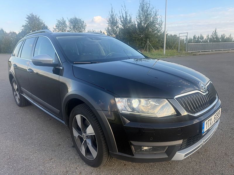Škoda Octavia 2,0 TDI SCOUT 4X4 DSG TZ - fotka 7 z 18