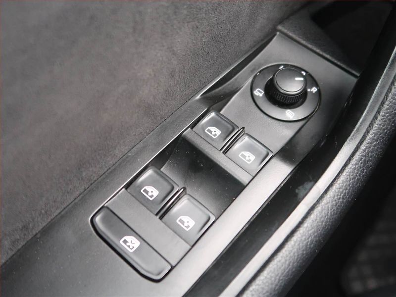 Škoda Superb (2016) Style 2.0 TDI, Automat, Kůže - fotka 17 z 19