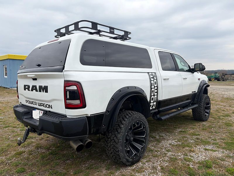 Dodge RAM (2020) 2500 6,4 L HEMI LIFTED - fotka 3 z 48
