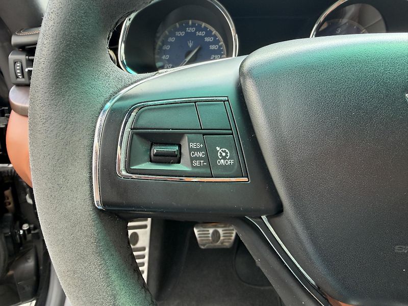 Maserati Quattroporte (2015) 3.0 V6 BUSSINES DIESEL DPH! - fotka 12 z 23