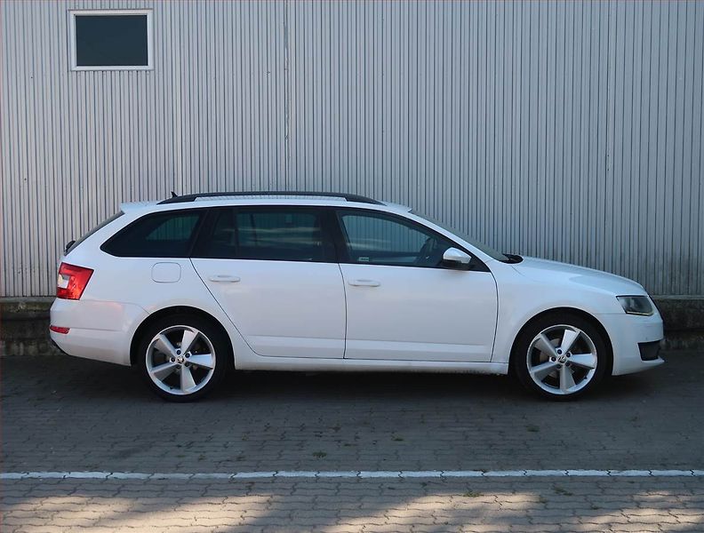 Škoda Octavia (2013) 2.0 TDI, Tempomat - fotka 6 z 20