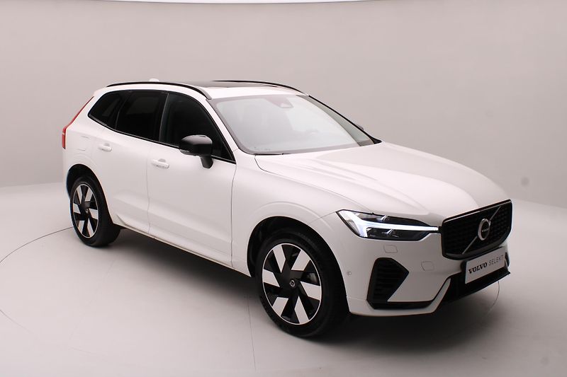 Volvo XC60 T8 AWD DARK PLUS REZERVACE - fotka 16 z 46