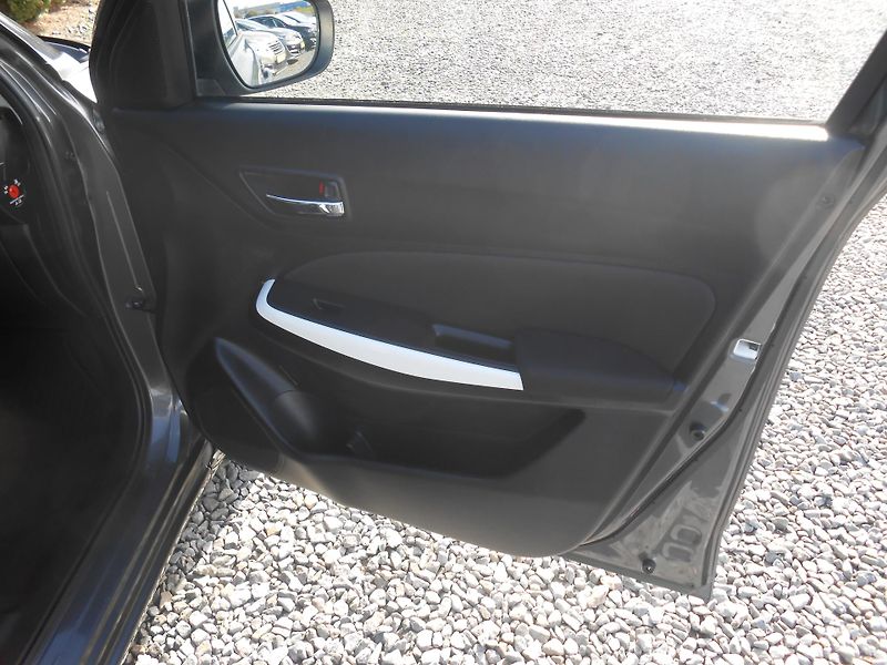 Suzuki Swift 1.0SHVS-HYBRID,KAMERA,LED - fotka 15 z 38