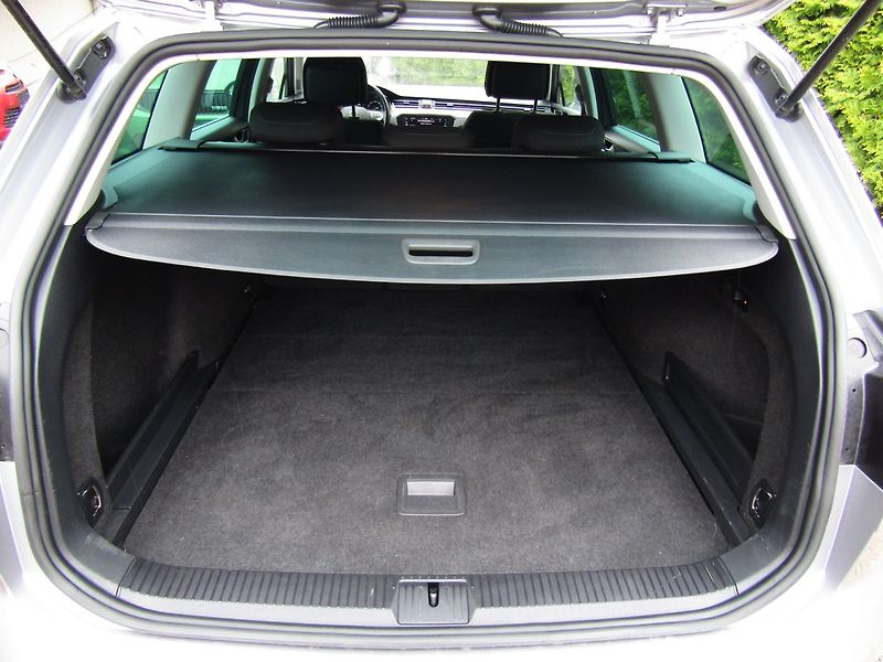 Volkswagen Passat (2021) 2.0 TDI 110kW DSG ACC - fotka 23 z 46