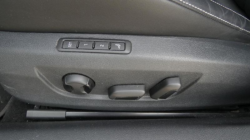Škoda Superb 2,0 TDI 4x4 140kW L&K - fotka 24 z 30