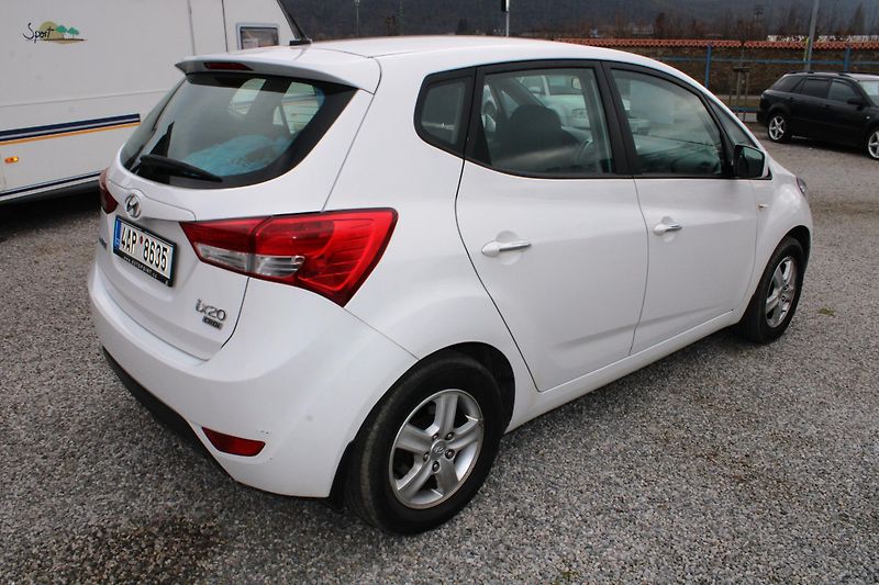 Hyundai ix20 (2015) 1,6 CRDI KLIMA KOUPENO CZ ALU - fotka 7 z 17