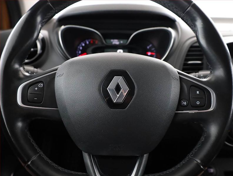 Renault Captur (2019) 1.3 TCe, Serv.kniha, Navi - fotka 8 z 18