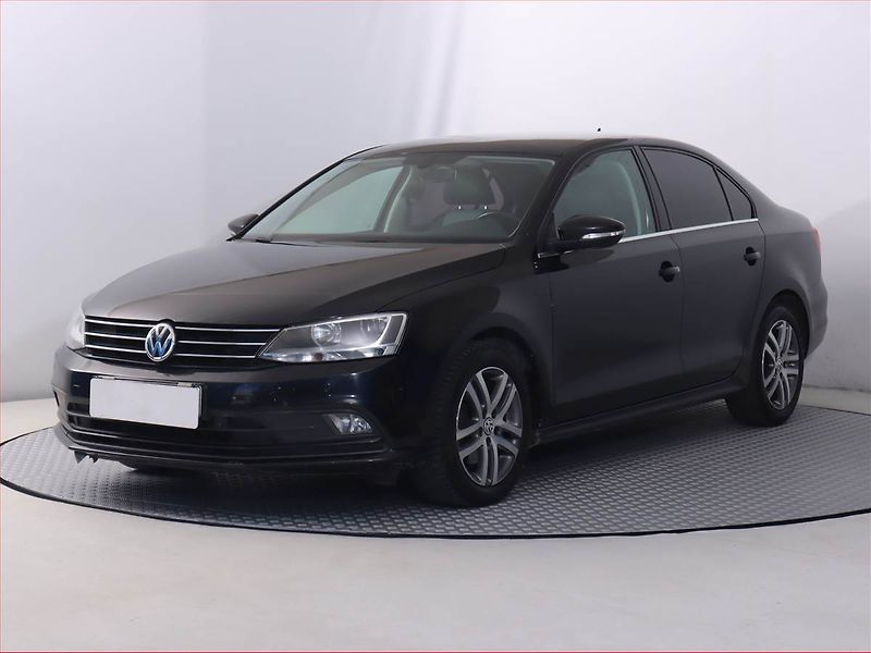 Volkswagen Jetta (2017) Highline 2.0 TDI, Navi - fotka 2 z 19