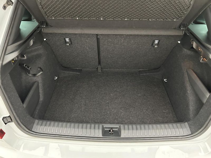 Škoda Kamiq 1.0 TSI Monte Carlo - fotka 24 z 26
