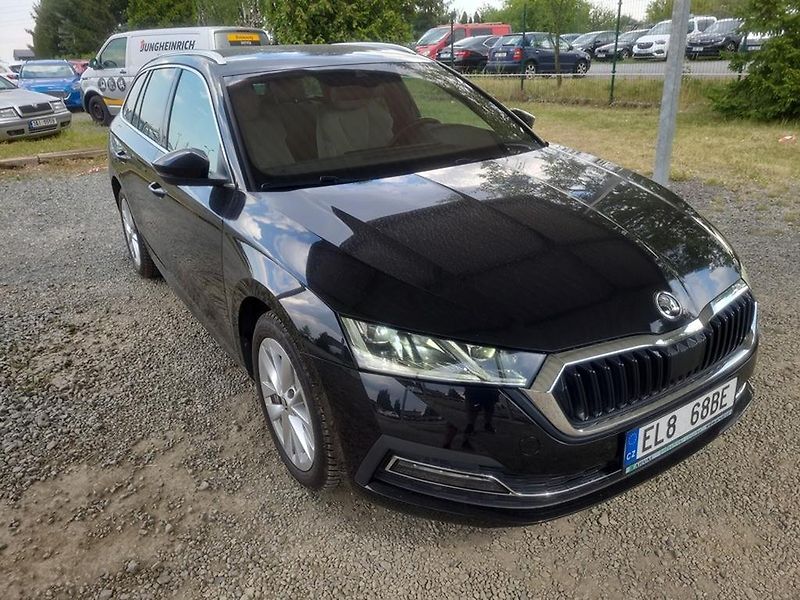 Škoda Octavia (2023) STYLE PLUS iV PLUG-IN-HYBRID - fotka 3 z 18