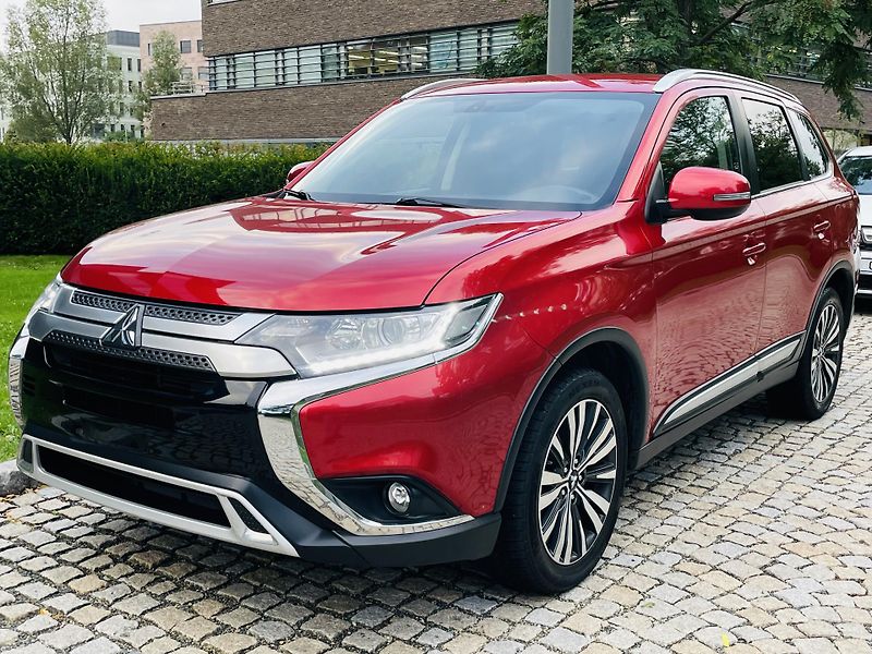 Mitsubishi Outlander 2.0i AUTOMAT 1.MAJITEL KAMERA  - fotka 5 z 43