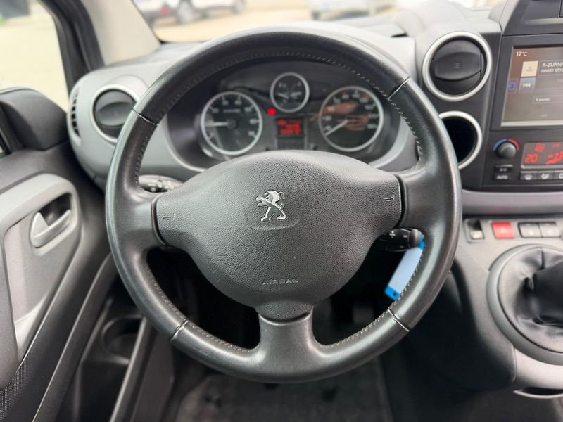 Peugeot Partner ALLURE 1.6VTi 120. 5 míst - fotka 20 z 27