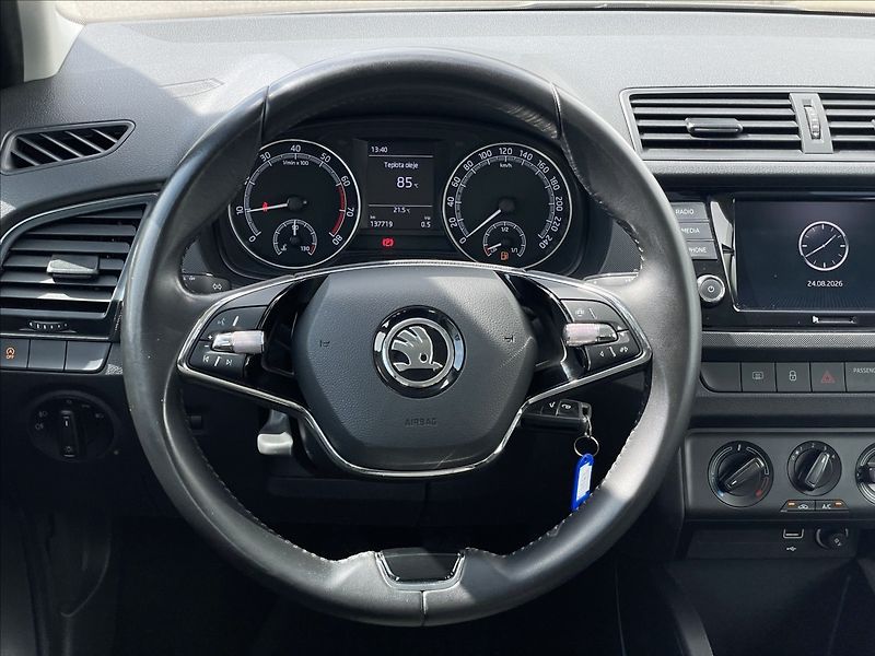 Škoda Fabia 1,0 TSI Combi Ambition Tour - fotka 8 z 23