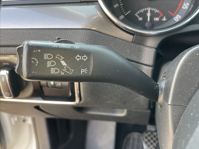 Škoda Superb 2,0 TDi 103kw Elegance Facelif - fotka 15 z 30
