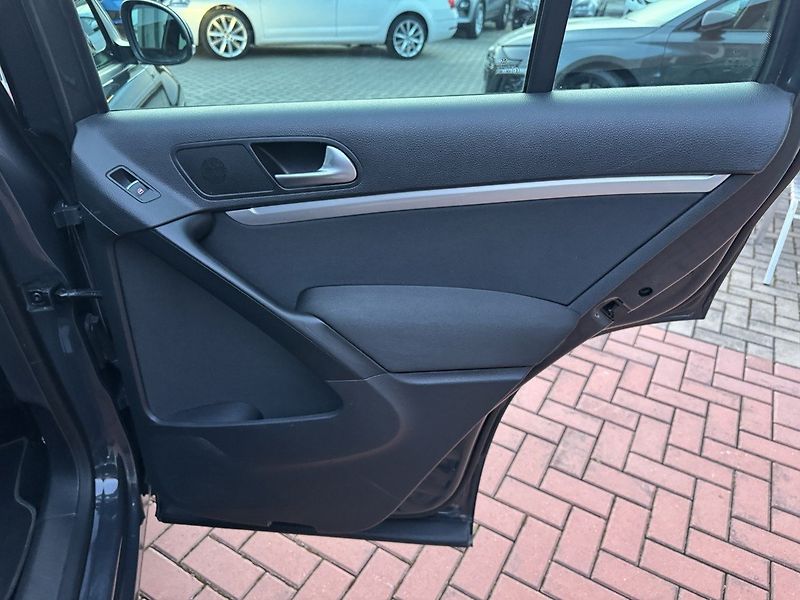 Volkswagen Tiguan (2015) 1.4TSi 92kW Lounge Navi Kamera - fotka 17 z 49