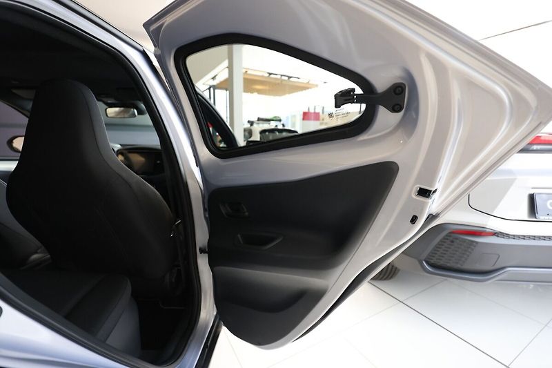 Toyota Aygo Hybrid 1.5 Style Smart e-CVT - - fotka 10 z 18