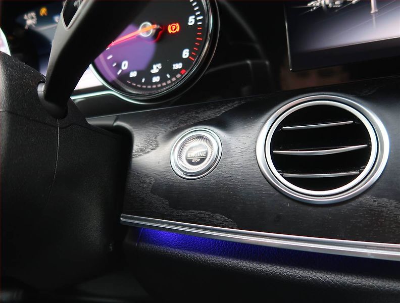 Mercedes-Benz Třídy E (2018) Avantgarde E 300 d - fotka 20 z 23