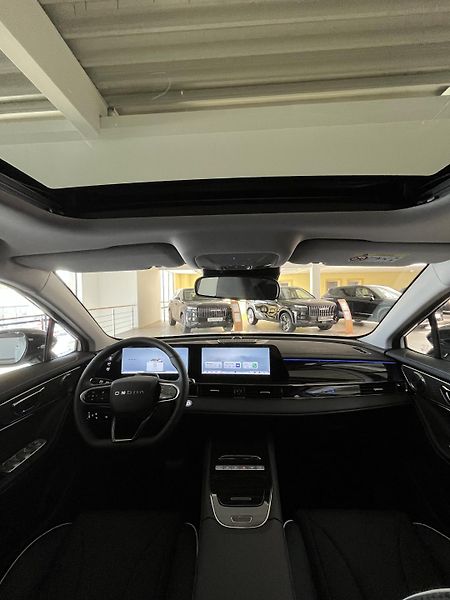 Omoda 5 (2025) 1.6 TGDI PREMIUM - fotka 10 z 14