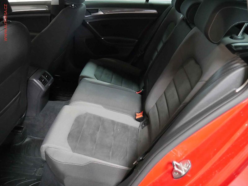 Volkswagen Golf (2017) 2.0TDi 4x4, DSG, LED, navi - fotka 10 z 21