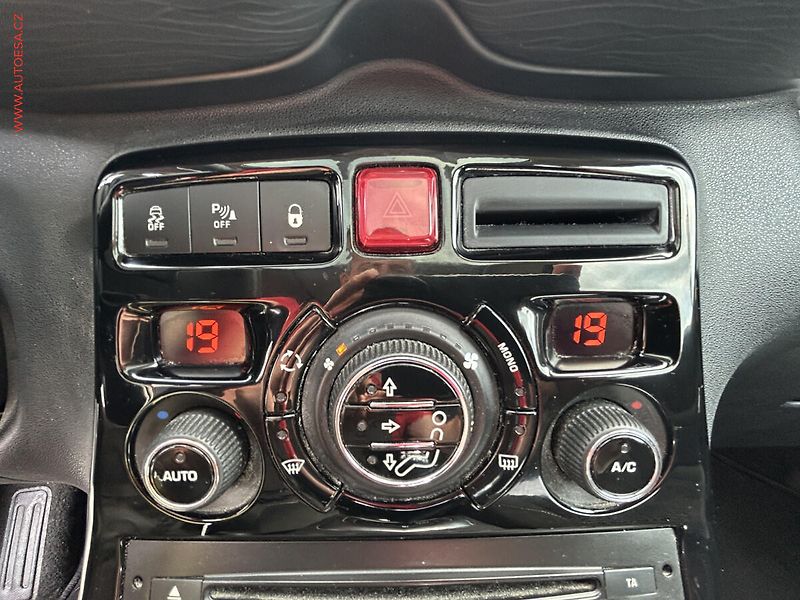 Citroën C3 Picasso (2015) 1.6 VTi, 2.maj,ČR, AT - fotka 14 z 16