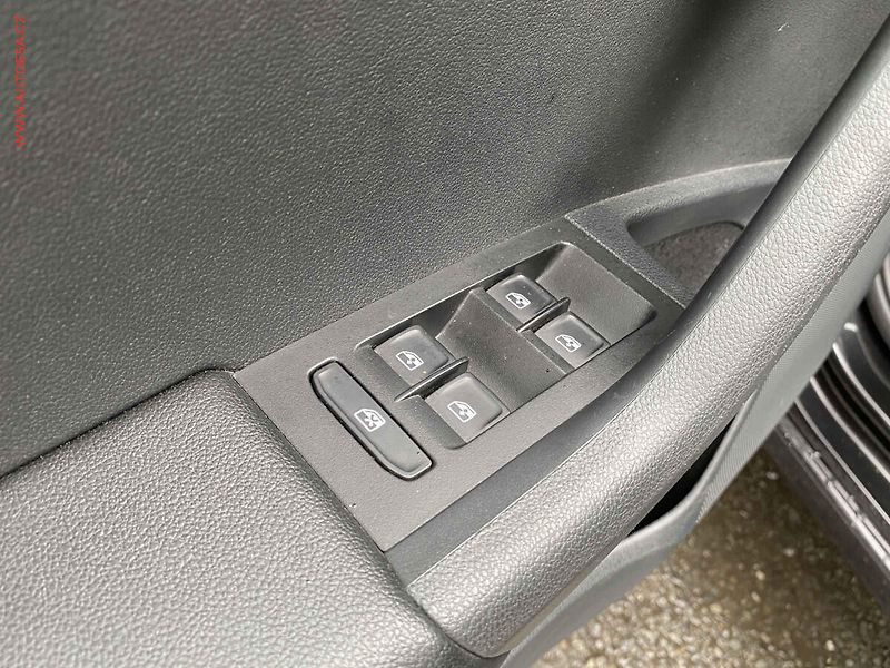 Škoda Octavia (2020) 1.6 TDi, Style, LED, navi - fotka 13 z 18
