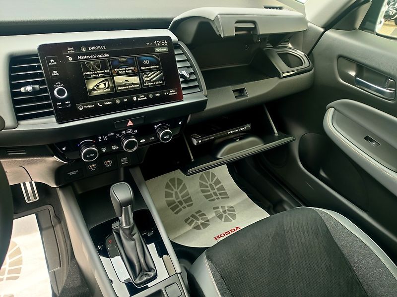 Honda Jazz (2026) SPORT + 1.5eHEV 122k AKCE !!! - fotka 19 z 35