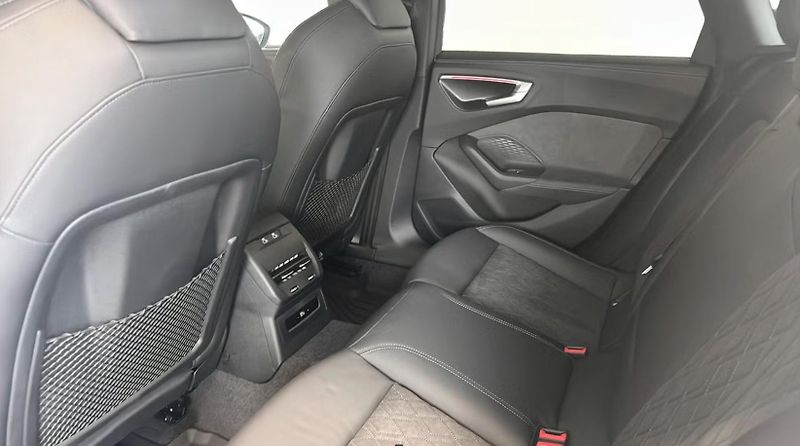 Audi A5 Avant 2.0 e-hybrid Q S-Line - fotka 12 z 14