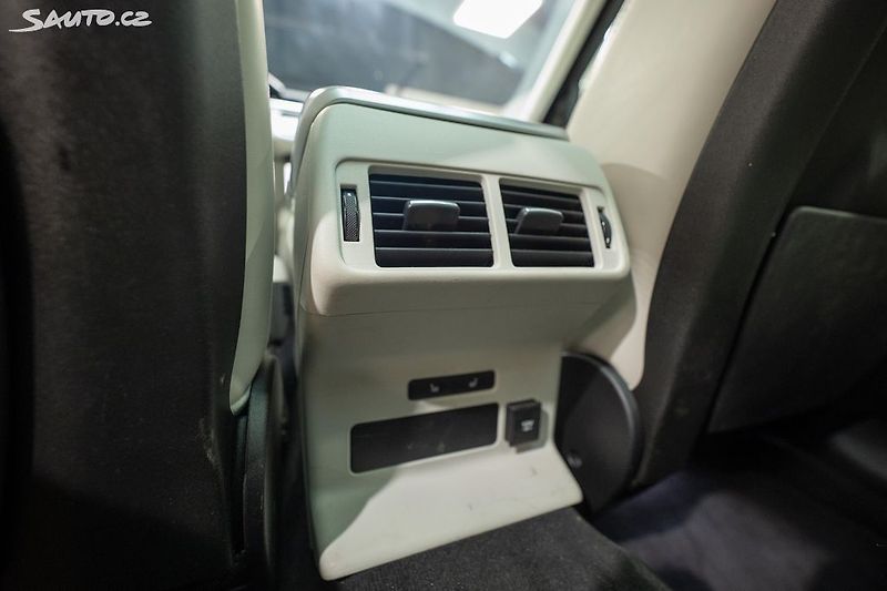 Land Rover Range Rover Velar P380 280 kW R-Dynamic - fotka 24 z 36
