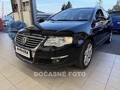 Volkswagen Passat (2006) 3.2FSi 4x4, AT, autoAC - fotografie inzerátu