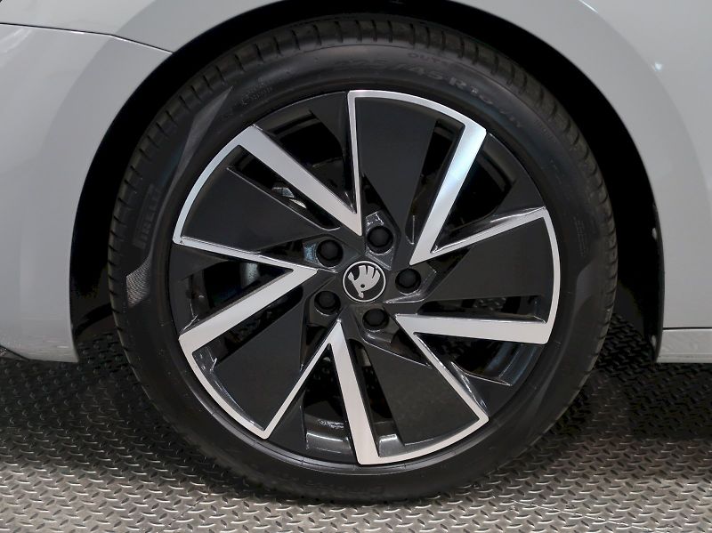 Škoda Octavia (2025) SPORTLINE 2.0TDI 110KW PANORAM - fotka 12 z 45