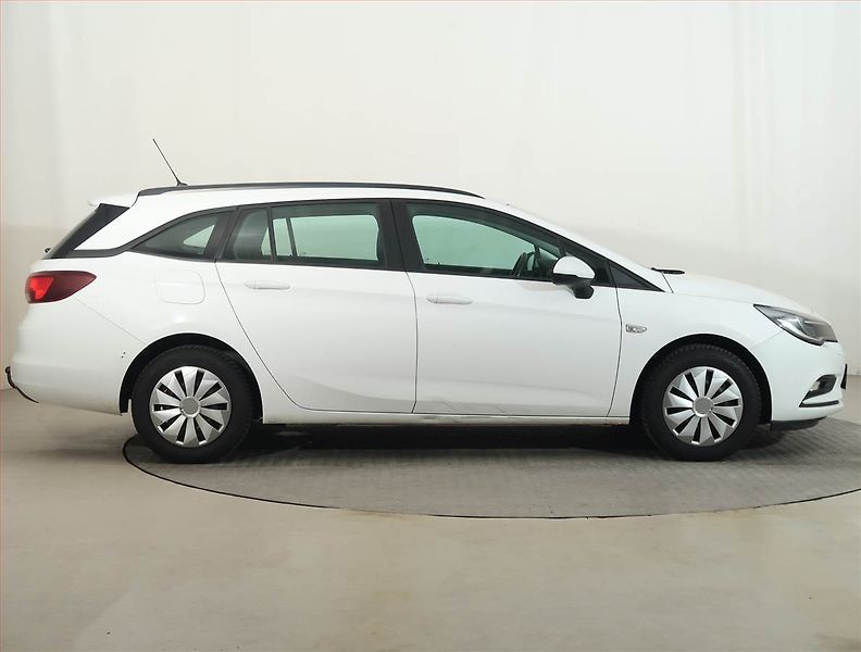 Opel Astra (2016) 1.6 CDTI, Serv.kniha, Tempomat - fotka 6 z 13