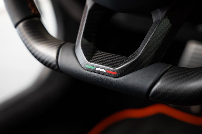 Lamborghini Revuelto NOVITEC Výfuk/Arancio Apodis/L - fotka 14 z 23
