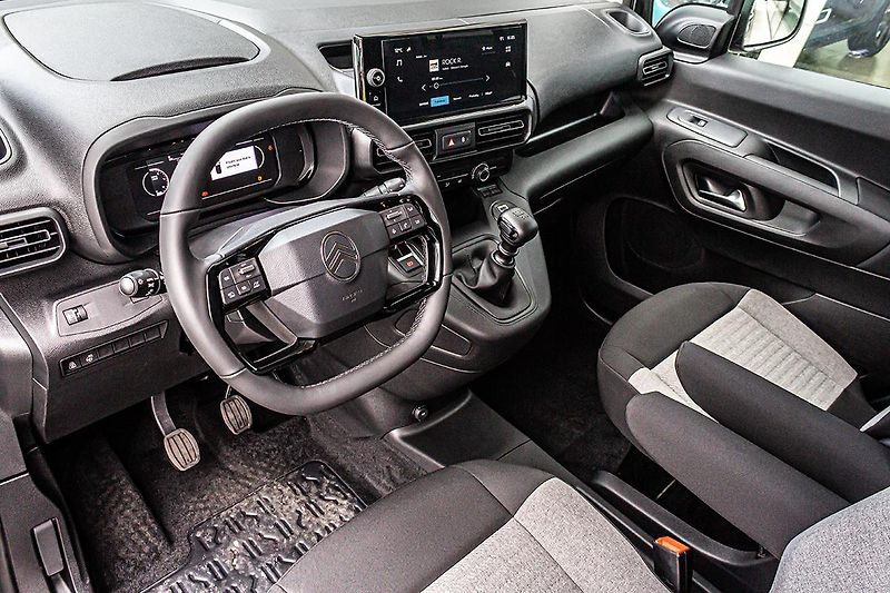 Citroën Berlingo (2026) 1,2 PLUS benzín 110k + STYL - fotka 11 z 25